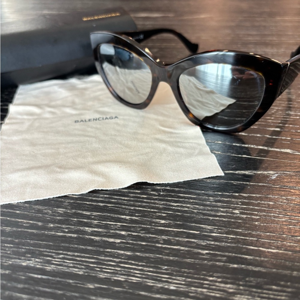 Balenciaga Sunglasses - Picture 8 of 12